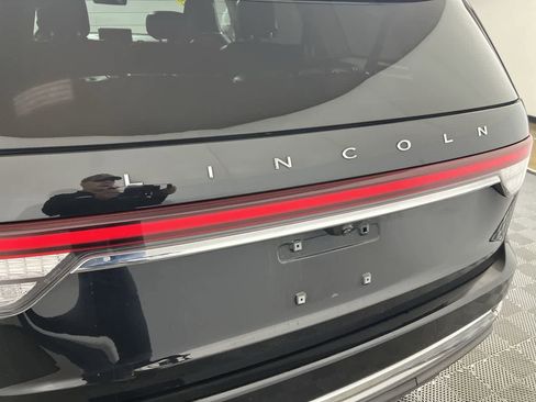 Used 2020 Lincoln Aviator Reserve w/ Equipment Group 202A image 12