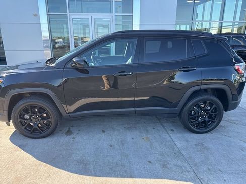 Used 2022 Jeep Compass Latitude w/ Convenience Group AWD/4WD image 36