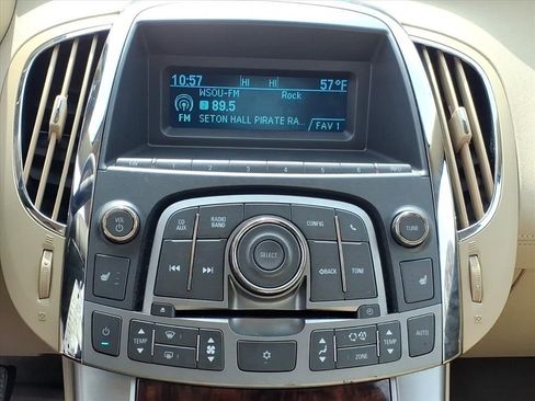 Used 2010 Buick LaCrosse CXL image 7