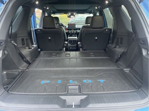 Used 2024 Honda Pilot TrailSport image 6