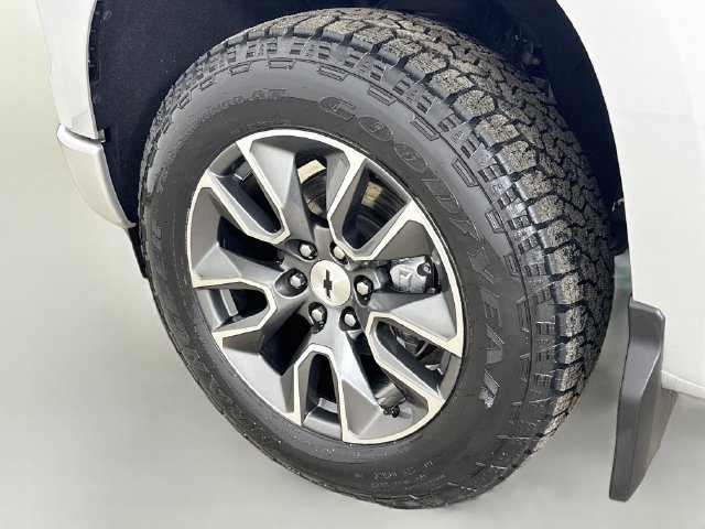 Used 2022 Chevrolet Silverado 1500 RST w/ Z71 Off-Road Package AWD/4WD image 32