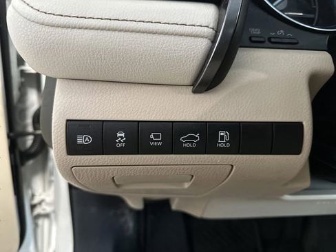 Used 2020 Toyota Camry XLE w/ Driver Assist Package image 25