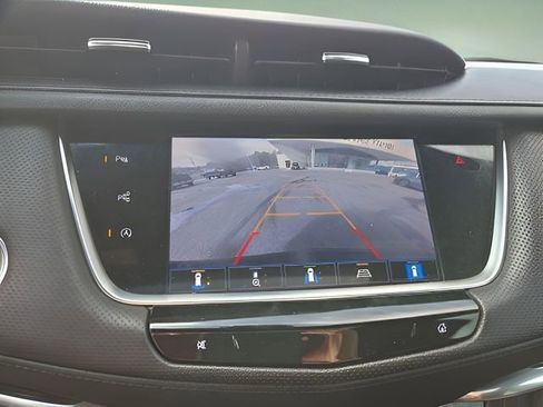 Used 2022 Cadillac XT5 Premium Luxury w/ Technology Package FWD image 19