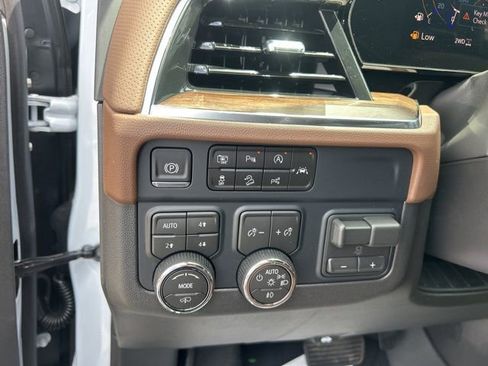 New 2026 Chevrolet Suburban High Country AWD/4WD image 18