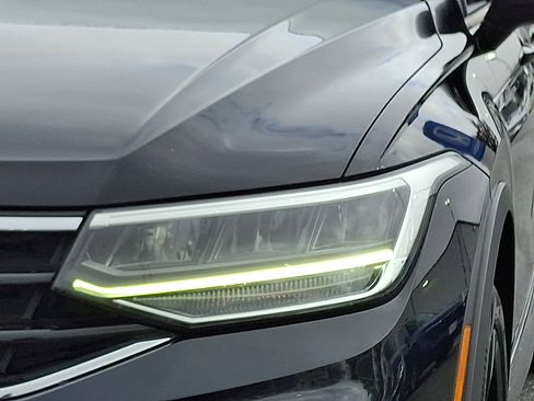 Used 2023 Volkswagen Tiguan SE R-Line image 9