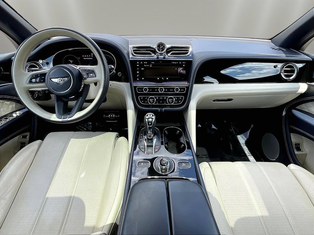 Used 2021 Bentley Bentayga AWD/4WD image 7
