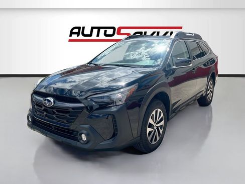 Used 2025 Subaru Outback Premium AWD/4WD image 3