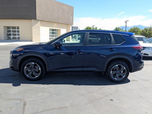 Used 2024 Nissan Rogue SV AWD/4WD image 9
