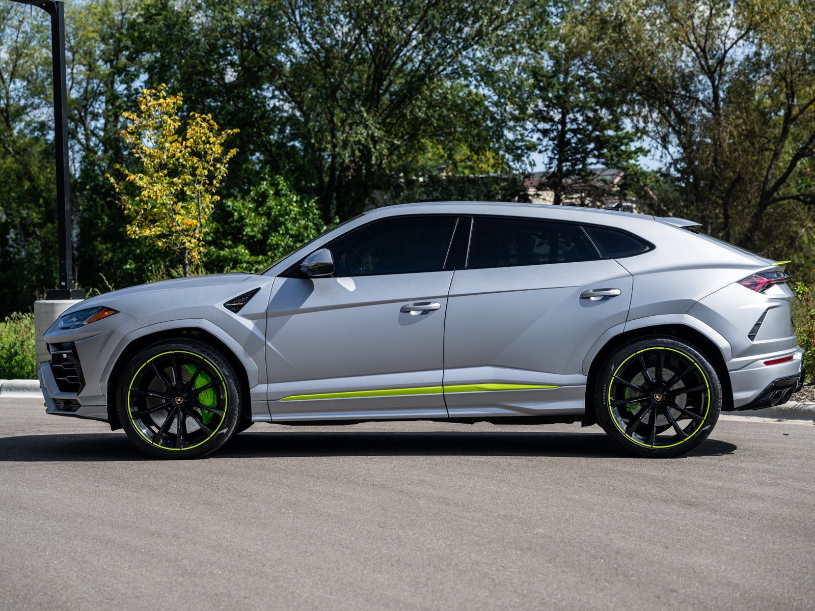 Used 2021 Lamborghini Urus AWD/4WD image 39