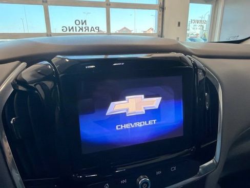 Used 2020 Chevrolet Traverse LT w/ LT Premium Package AWD/4WD image 26
