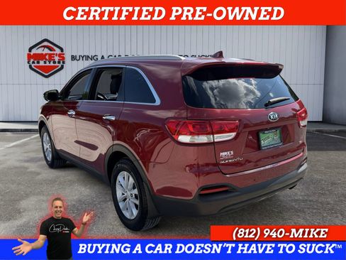 Used 2017 Kia Sorento FWD w/ LX Convenience Package image 4