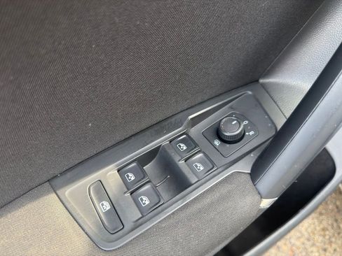 Used 2020 Volkswagen Tiguan S FWD image 6