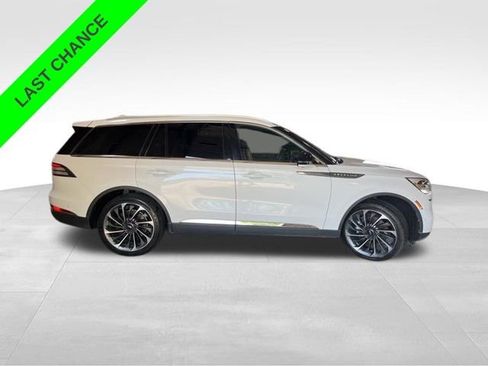 Used 2023 Lincoln Aviator Reserve w/ Equipment Group 201A AWD/4WD image 7