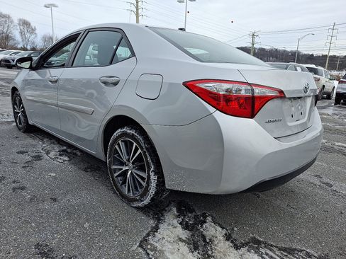 Used 2016 Toyota Corolla LE Premium image 5
