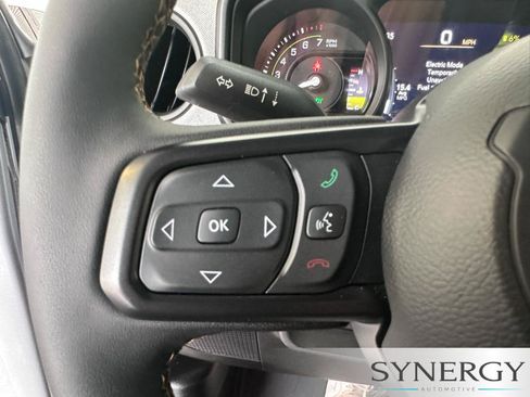 Used 2024 Jeep Wrangler Unlimited AWD/4WD image 15
