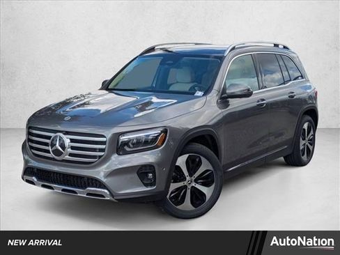 Used 2026 Mercedes-Benz GLB 250 4MATIC image 1