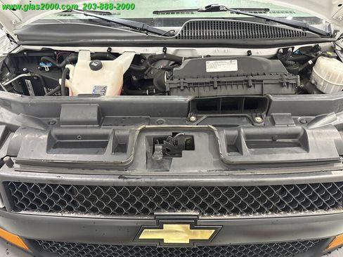 Used 2018 Chevrolet Express 2500 image 18