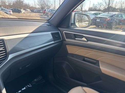 Used 2023 Volkswagen Atlas Cross Sport SE image 27