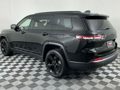 Used 2024 Jeep Grand Cherokee L Altitude AWD/4WD image 5