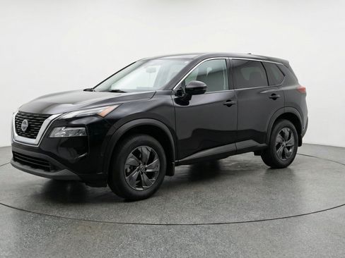 Used 2025 Nissan Rogue SV FWD image 3