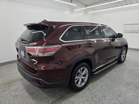 Used 2016 Toyota Highlander Plus FWD image 7