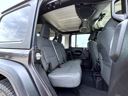 Used 2025 Jeep Wrangler Unlimited Sport AWD/4WD image 18