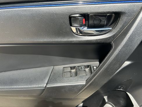Used 2017 Toyota Corolla SE FWD image 15