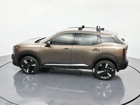 New 2026 Nissan Kicks SR FWD image 35