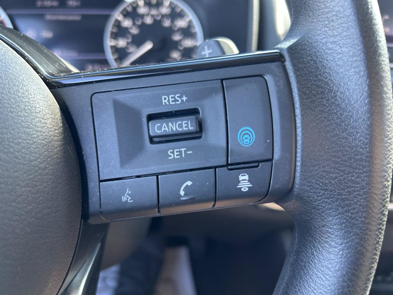 Used 2022 Nissan Rogue SV AWD/4WD image 18
