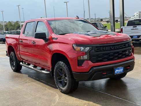 New 2026 Chevrolet Silverado 1500 Custom Trail Boss w/ LPO, Dark Essentials Package image 7