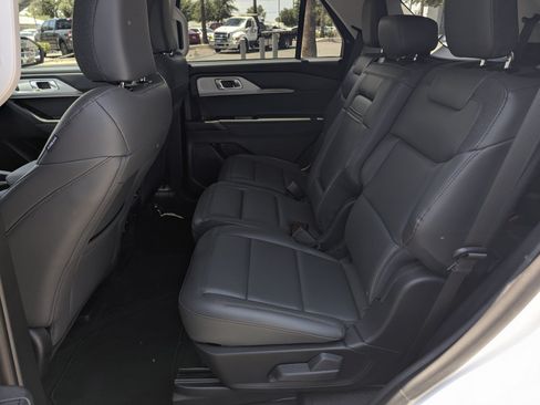 New 2026 Ford Explorer Active w/ Active Comfort Package RWD image 8