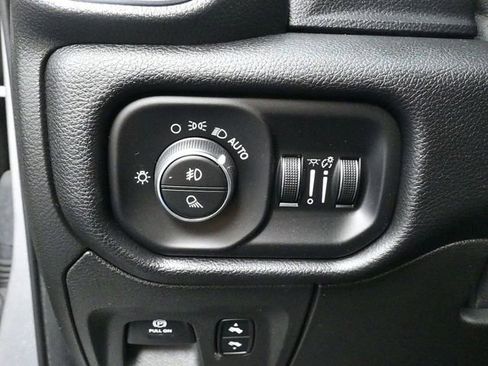 Used 2019 RAM 1500 Big Horn image 13