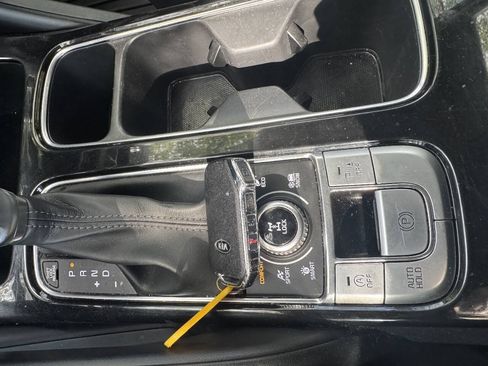 Used 2020 Kia Telluride LX AWD/4WD image 18