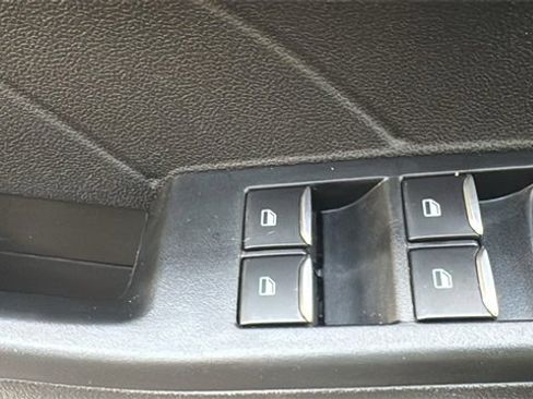 Used 2022 Ford Escape SE image 11