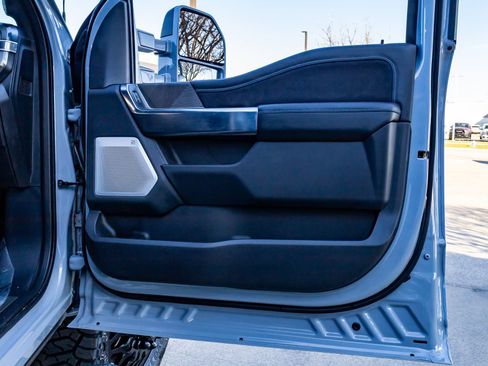 Used 2025 Ford F450 Platinum w/ FX4 Off-Road Package image 36