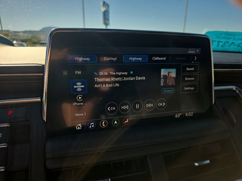 Used 2021 Chevrolet Tahoe High Country w/ Premium Package image 16