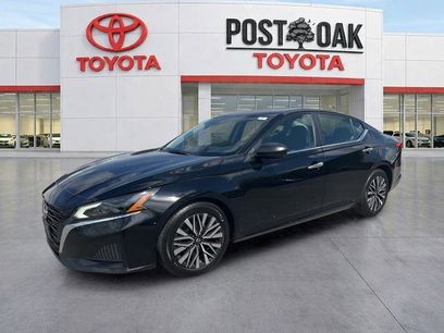 Used 2024 Nissan Altima 2.5 SV