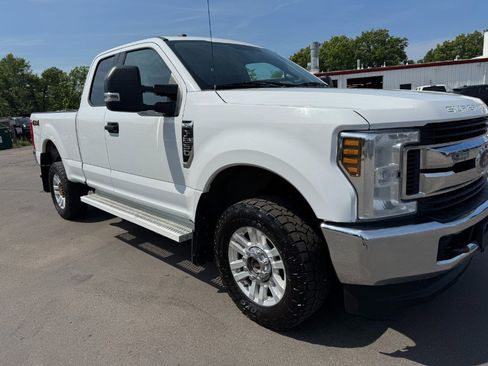 Used 2018 Ford F250 XLT AWD/4WD image 12