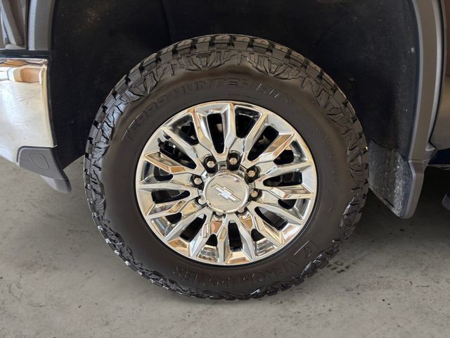 Used 2024 Chevrolet Silverado 2500 LTZ w/ LTZ Convenience Package AWD/4WD image 15