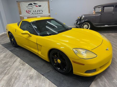 Used 2007 Chevrolet Corvette Coupe w/ Preferred Equipment Group RWD image 10