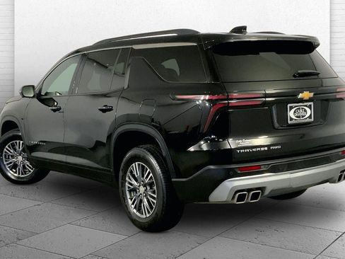 Used 2024 Chevrolet Traverse LT AWD/4WD image 11