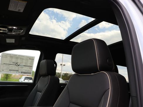 New 2026 Chevrolet Tahoe Premier w/ Sun And Tow Package AWD/4WD image 31