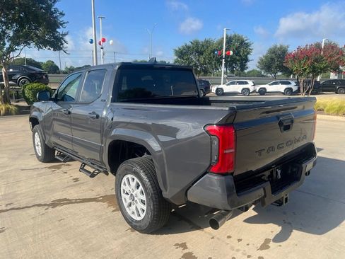 Used 2025 Toyota Tacoma SR5 RWD image 12