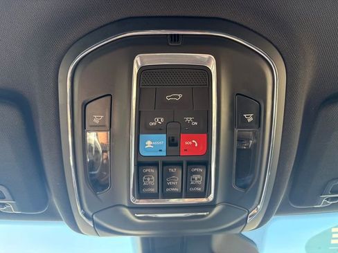 Used 2024 Jeep Grand Cherokee L Limited w/ Black Appearance Package AWD/4WD image 14