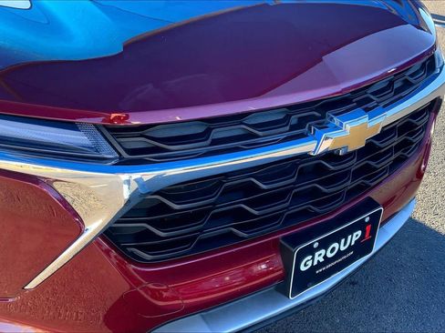 Used 2025 Chevrolet Trax LT image 30