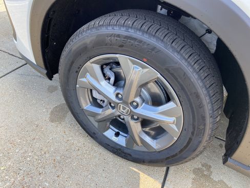 New 2026 Honda HR-V LX image 13