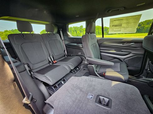 New 2026 Jeep Grand Cherokee L 4WD image 39