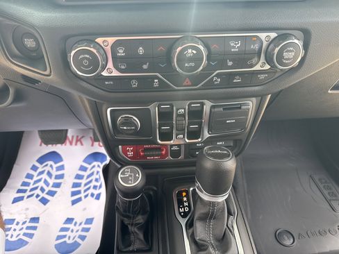 New 2025 Jeep Gladiator Willys image 19