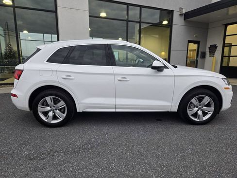 Used 2019 Audi Q5 2.0T Premium Plus w/ Premium Plus Package image 2