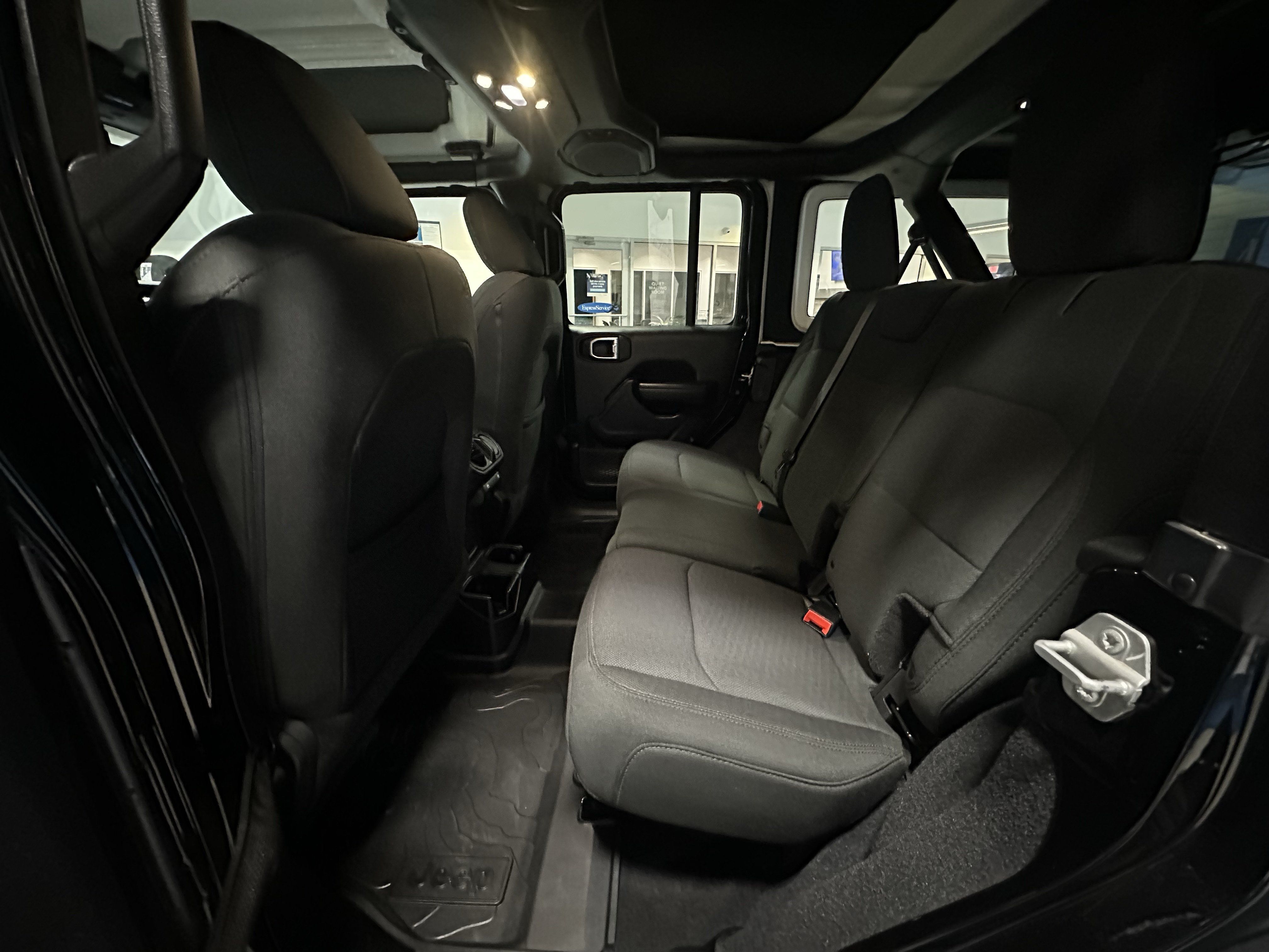 Used 2018 Jeep Wrangler Unlimited Sport S AWD/4WD image 20